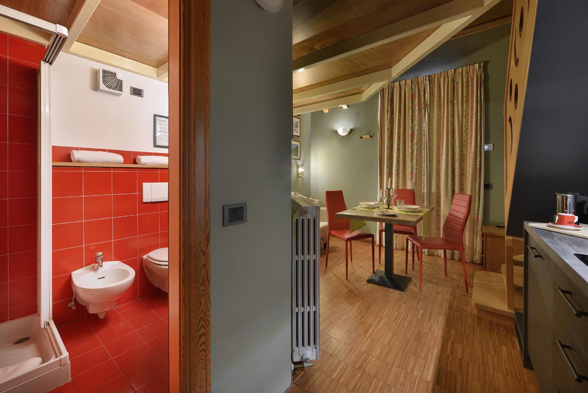 Cronox Mini Apartments Livigno Exterior photo